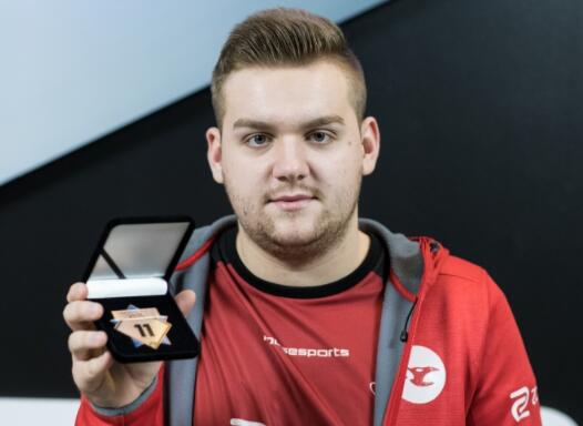 DK监督Acorn：队内最信任的选手是ShowMaker