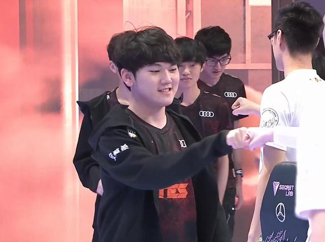 前队友 w0nderful 指控他参与 322